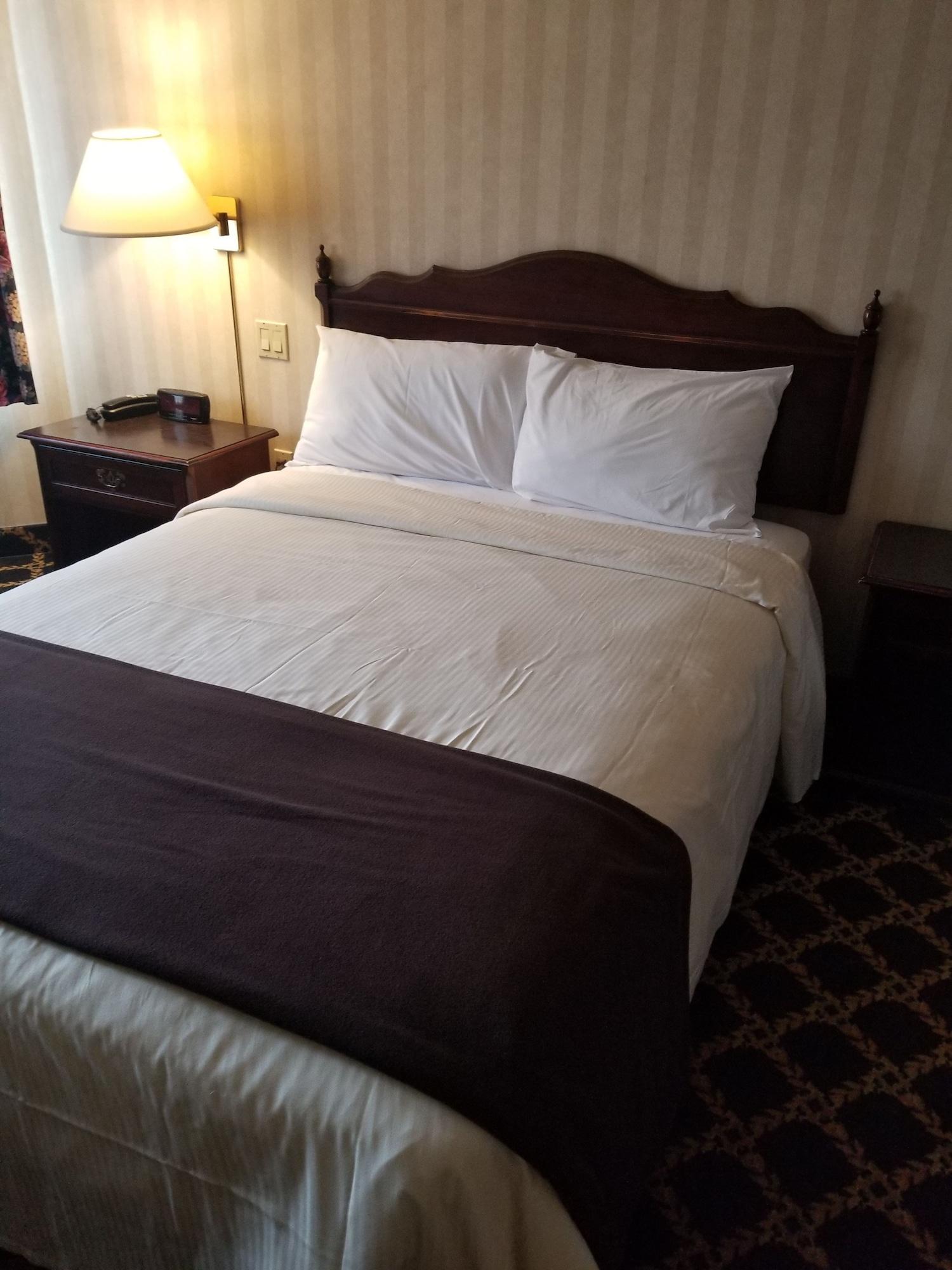 Travelodge By Wyndham Niagara Falls Lundys Lane Екстериор снимка