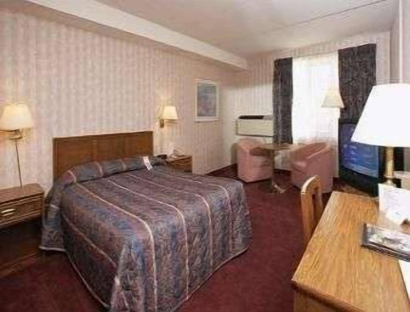 Travelodge By Wyndham Niagara Falls Lundys Lane Екстериор снимка