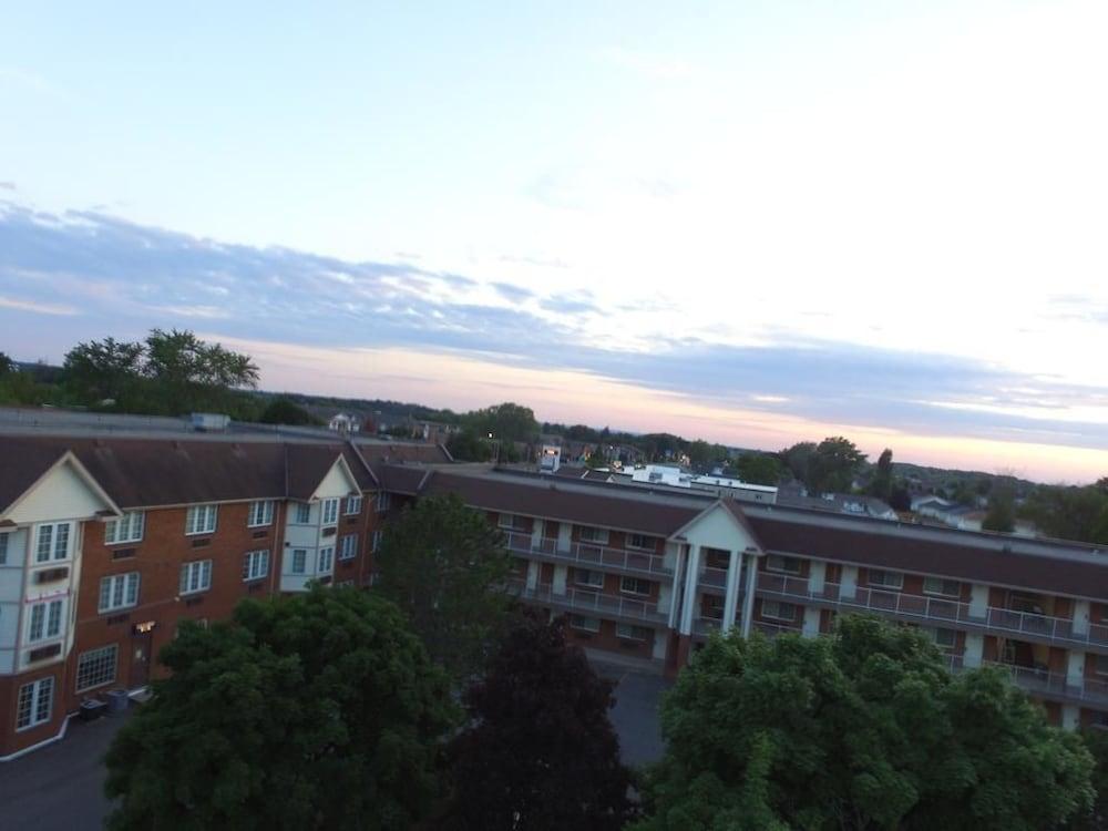 Travelodge By Wyndham Niagara Falls Lundys Lane Екстериор снимка