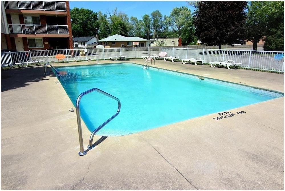 Travelodge By Wyndham Niagara Falls Lundys Lane Екстериор снимка