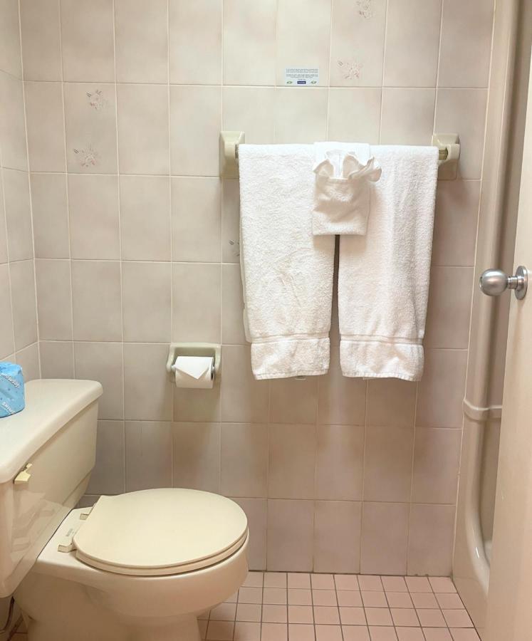 Travelodge By Wyndham Niagara Falls Lundys Lane Екстериор снимка