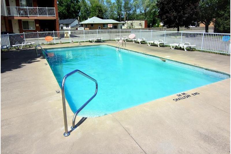 Travelodge By Wyndham Niagara Falls Lundys Lane Екстериор снимка