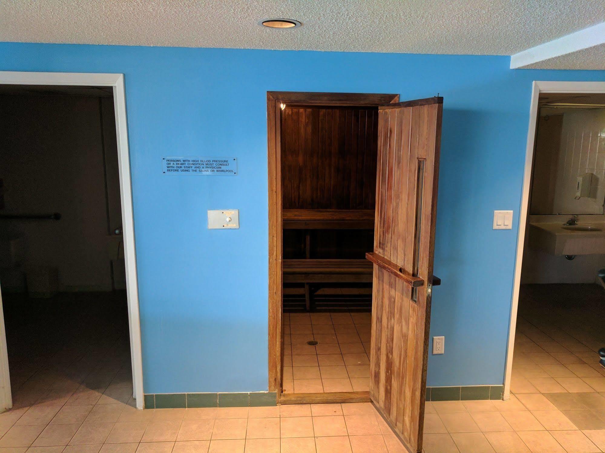 Travelodge By Wyndham Niagara Falls Lundys Lane Екстериор снимка