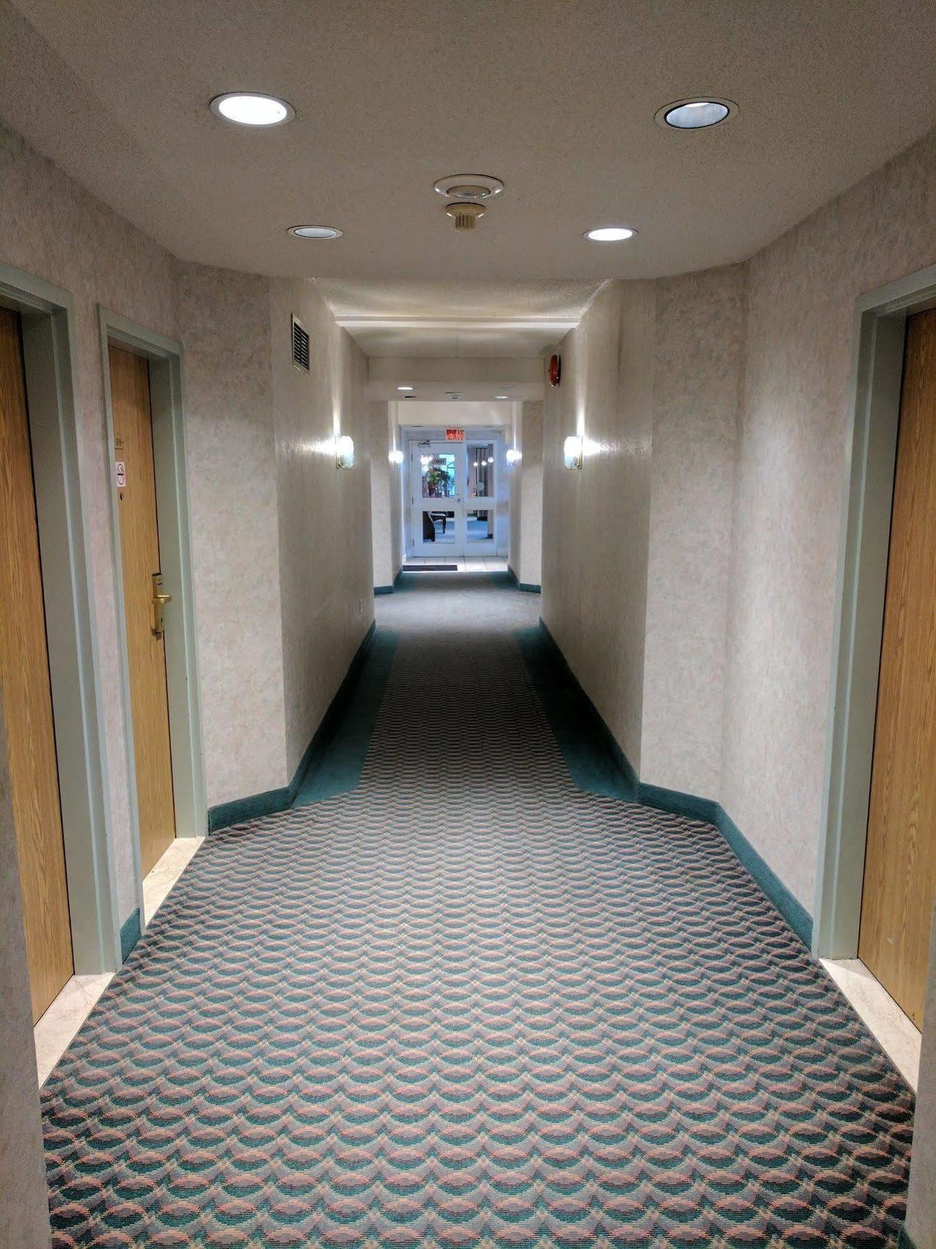 Travelodge By Wyndham Niagara Falls Lundys Lane Екстериор снимка